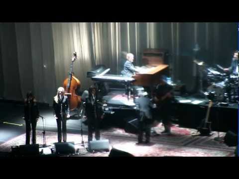 Brooklyn - Leonard Cohen performance