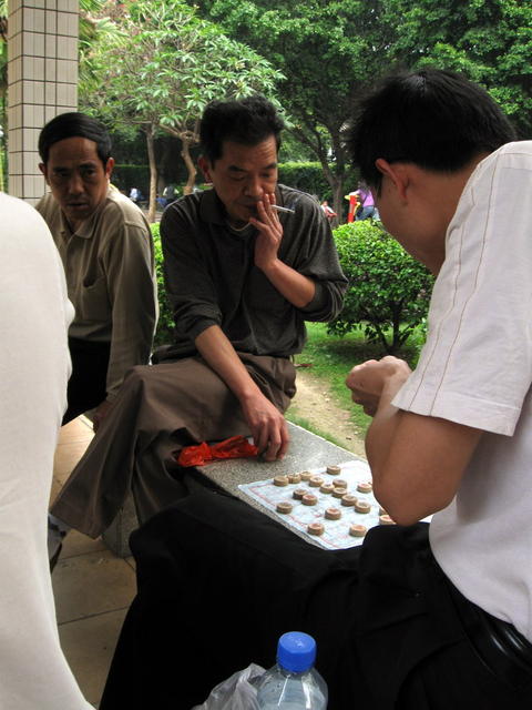 rp_Guangzhou-street-life-10