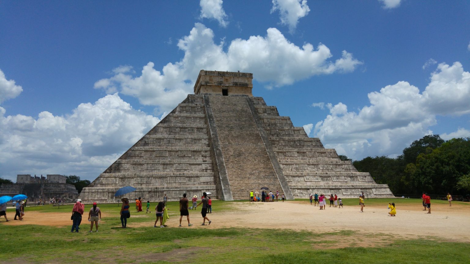 mexican pyramid tourist